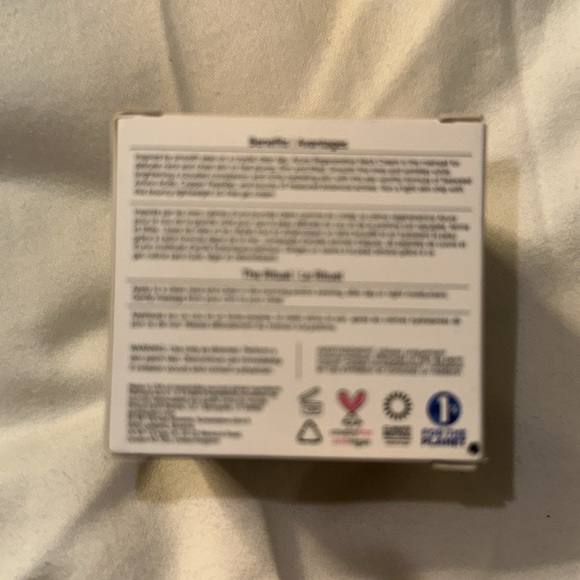 Earth Harbor AZURE Regenerative Neck Creme 2 fl ox - Picture 4 of 6